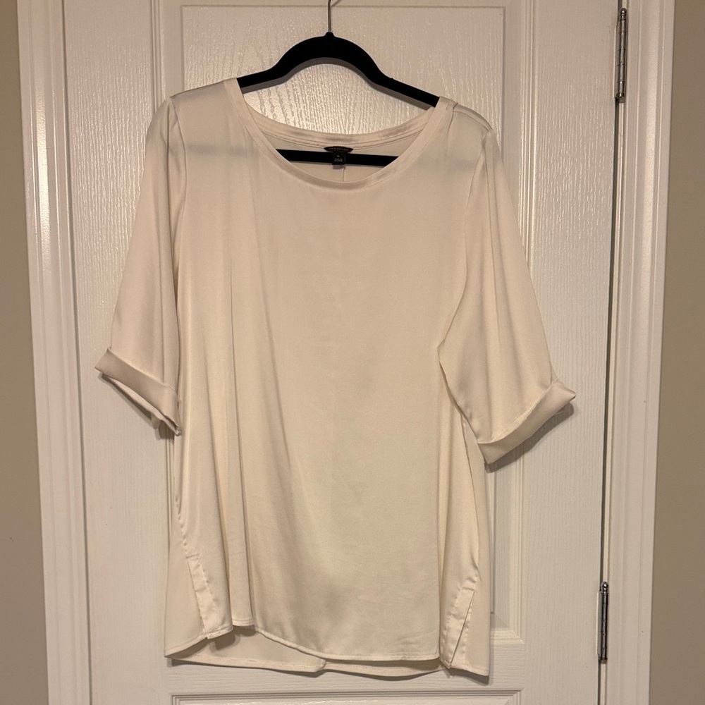 Ann Taylor Cream Short Sleeve Top